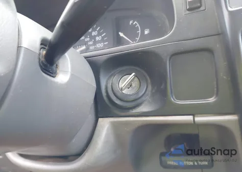 2003 Toyota Tacoma z USA, uszkodzony, nr VIN 5TEPM62N33Z283268